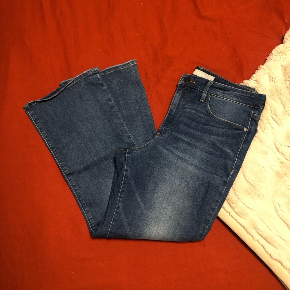 Stretchy Athleta Cropped Jeans